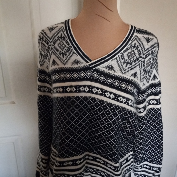 Sweater - Picture 3 of 3